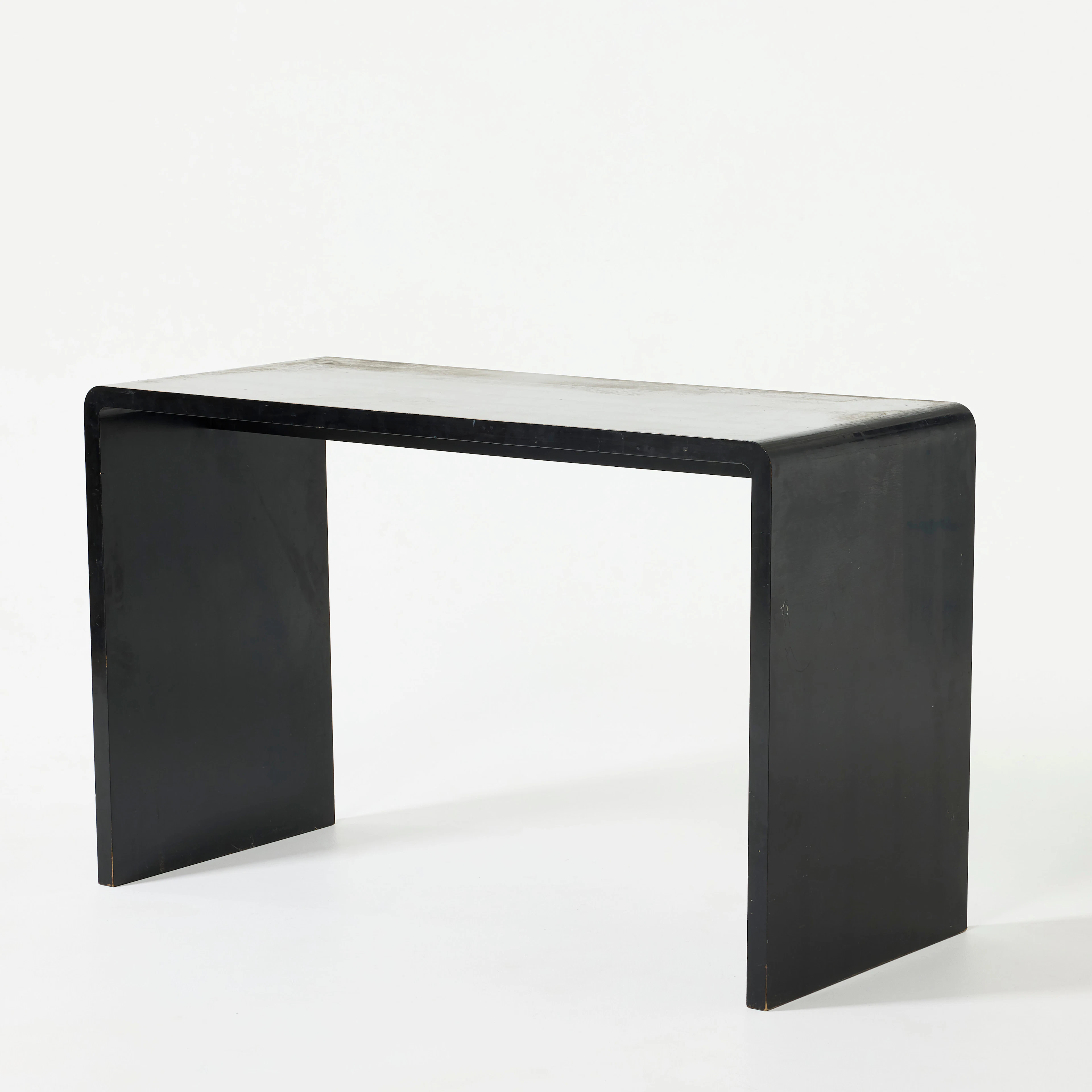 BJÖRN TRÄGÅRDH. TILLSKRIVEN. Sidobord, Firma Svenskt Tenn, 1930-tal