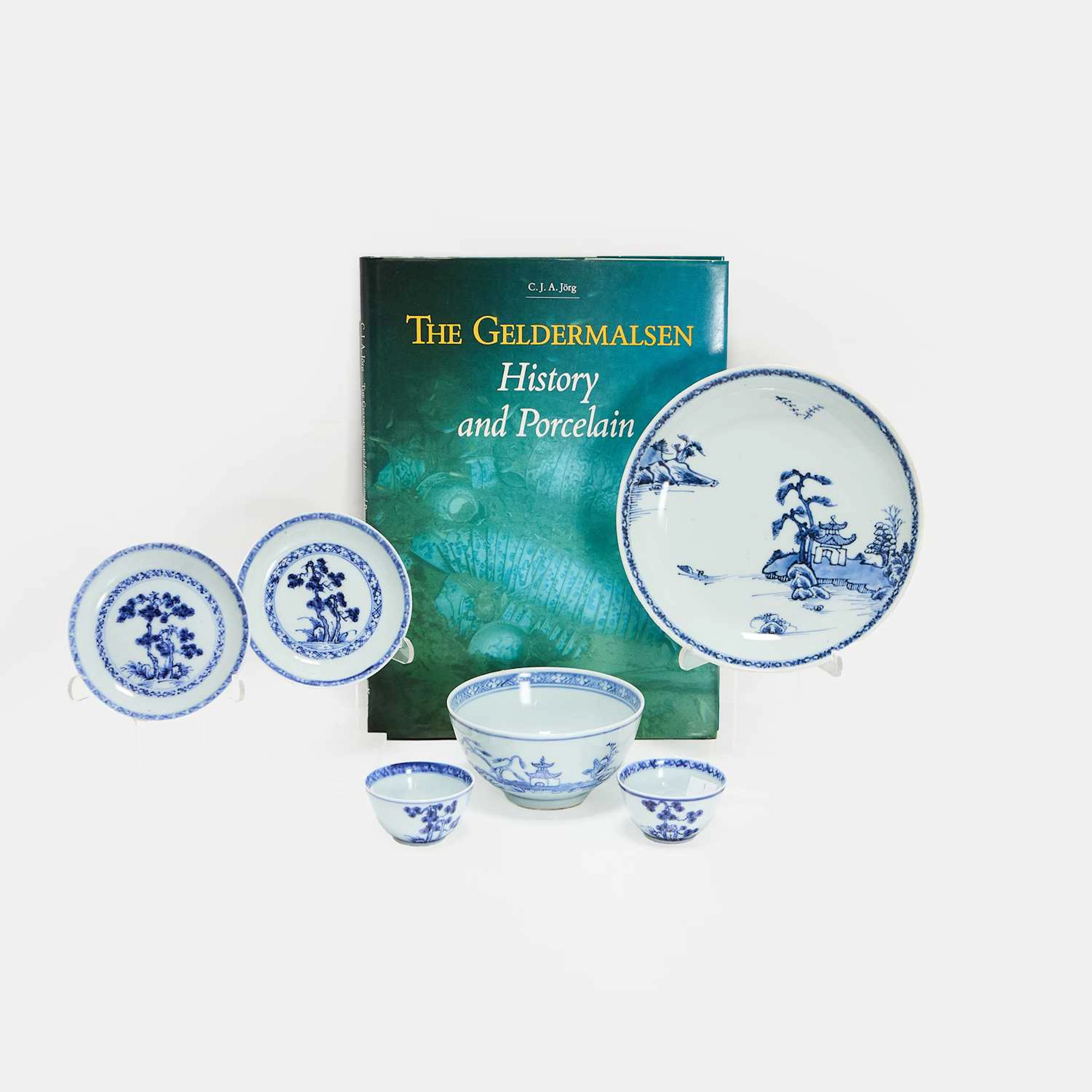 A collection of Chinese 'Nanking Cargo' blue and white porcelain circa 1750
