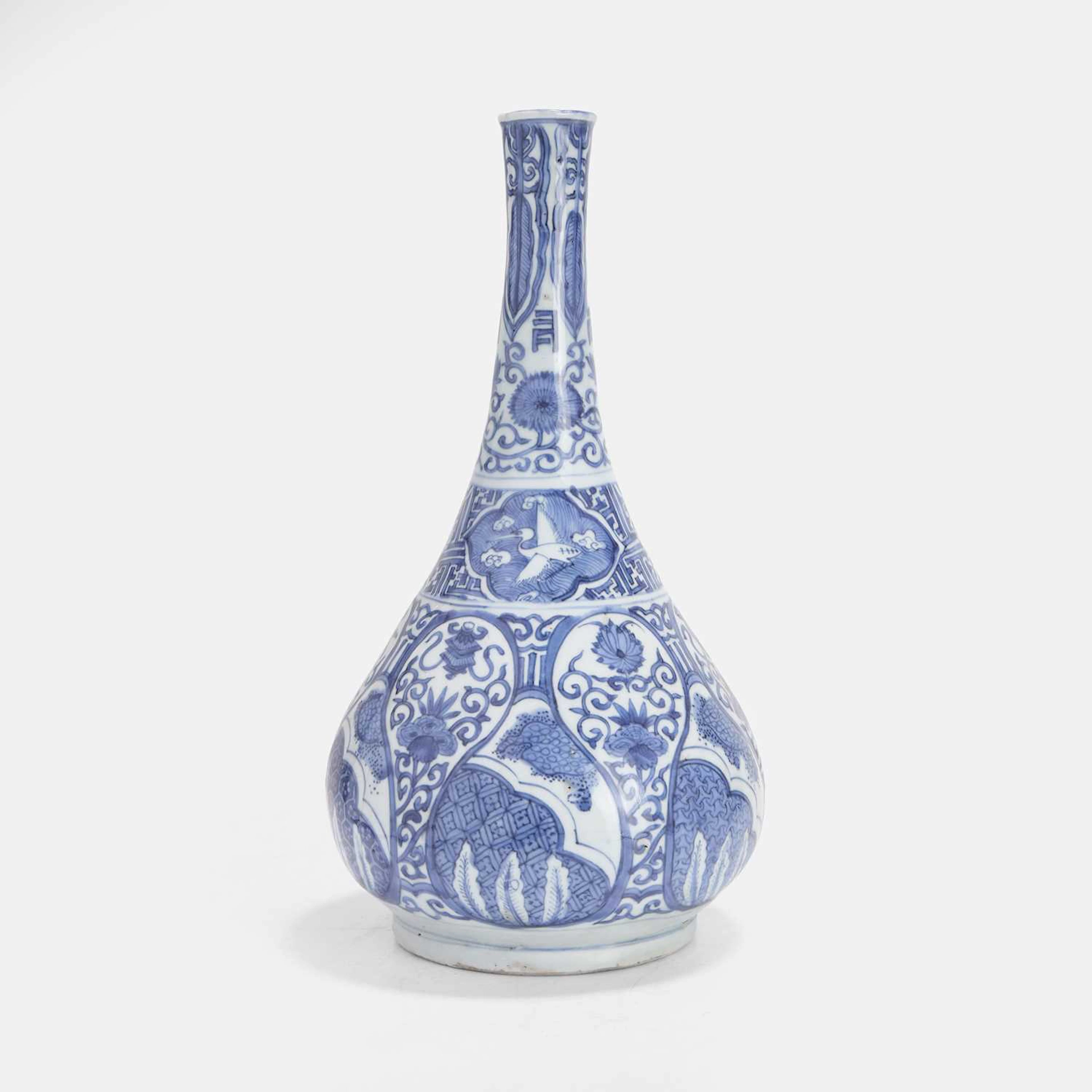 A Chinese blue and white vase Wanli (1573-1620)