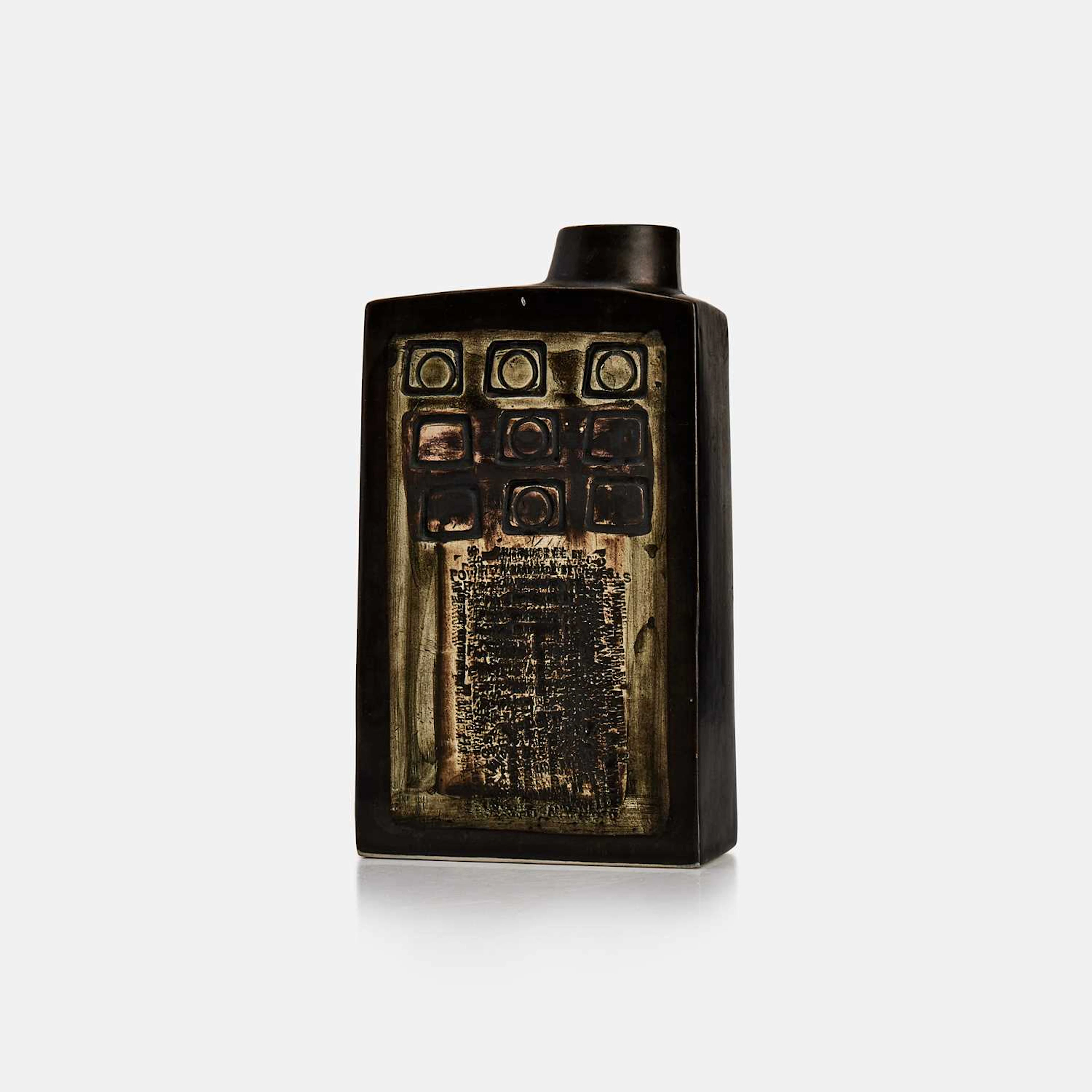 Benny Sirota for Troika Pottery a 'Chimney' vase