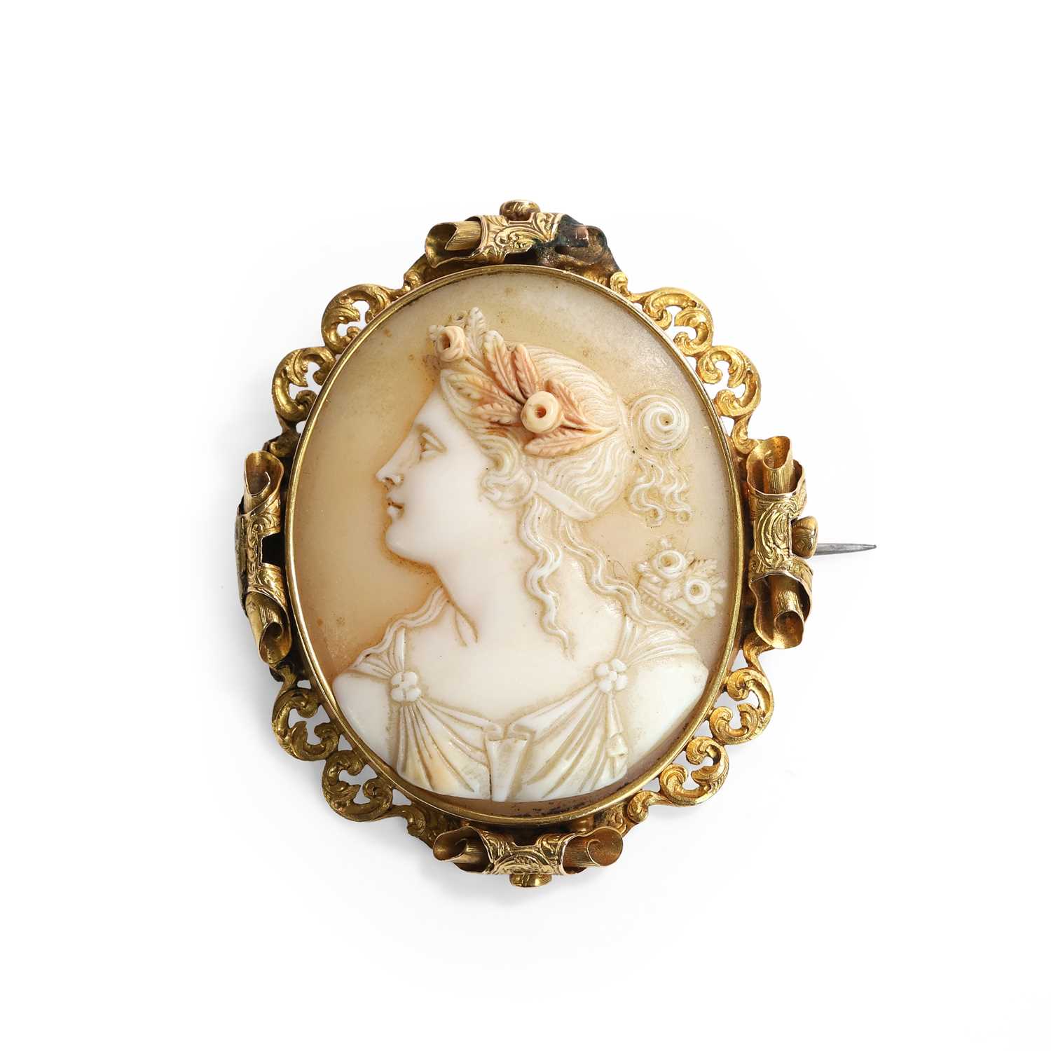 A Victorian shell cameo brooch