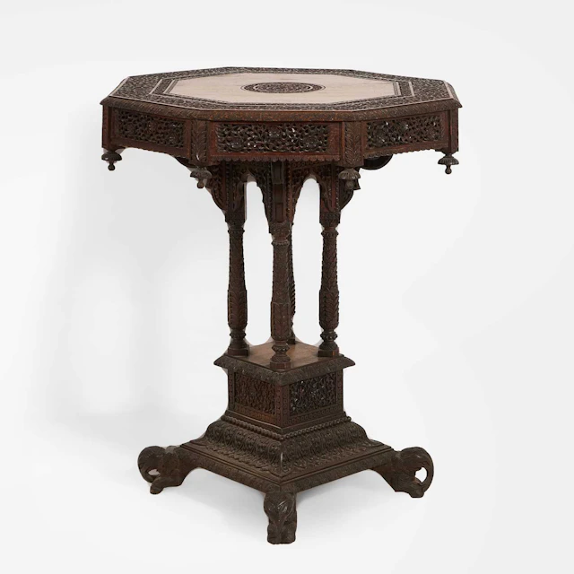 An Anglo-Indian padouk centre table late 19th/early 20th century