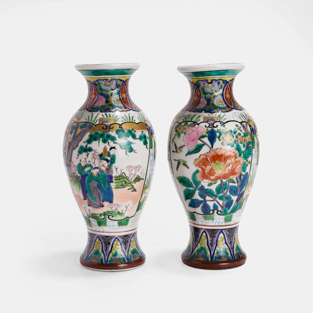 A pair of Japanese Kutani ware vases early 20th century
