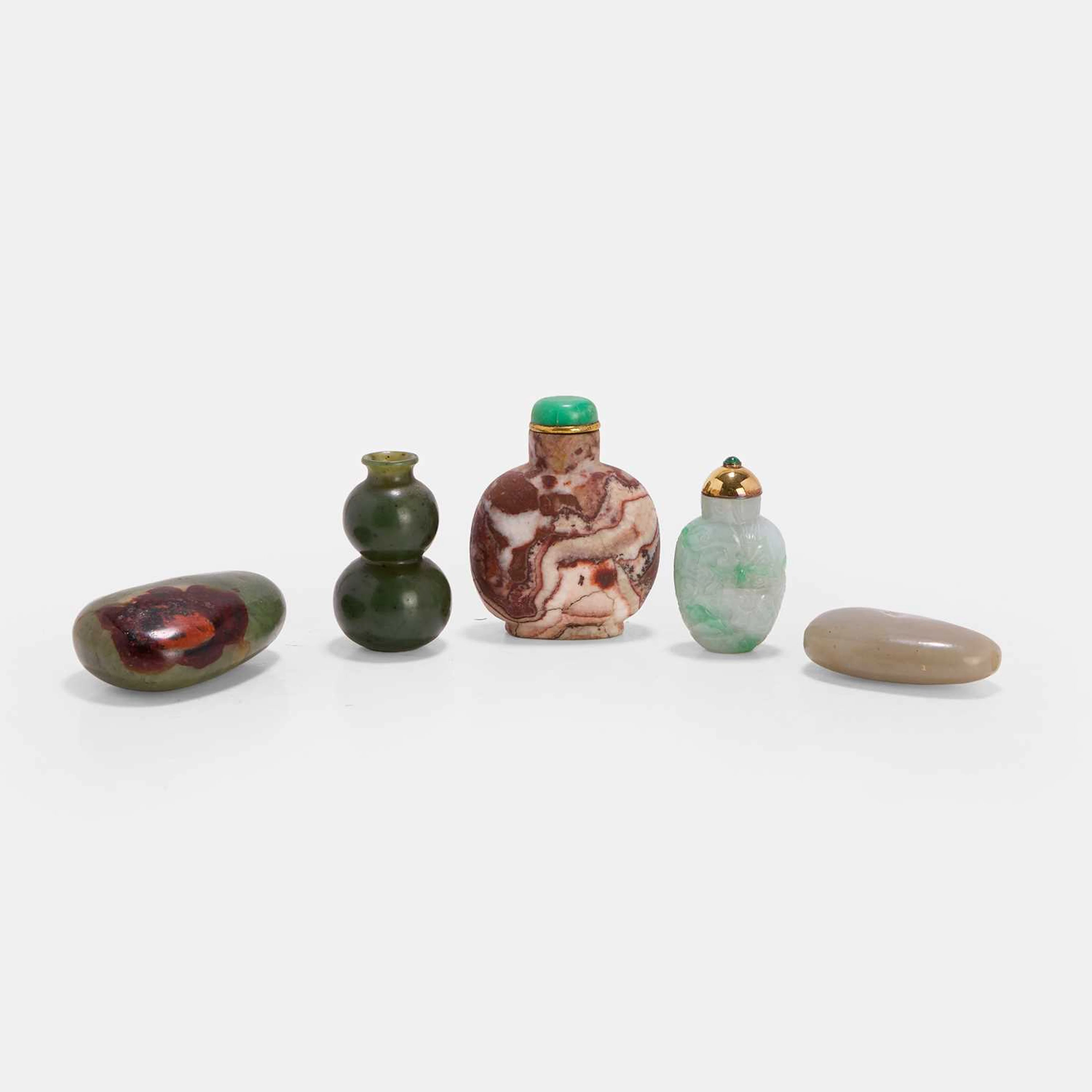 A collection of Chinese hardstone snuff bottles 19th-20th century