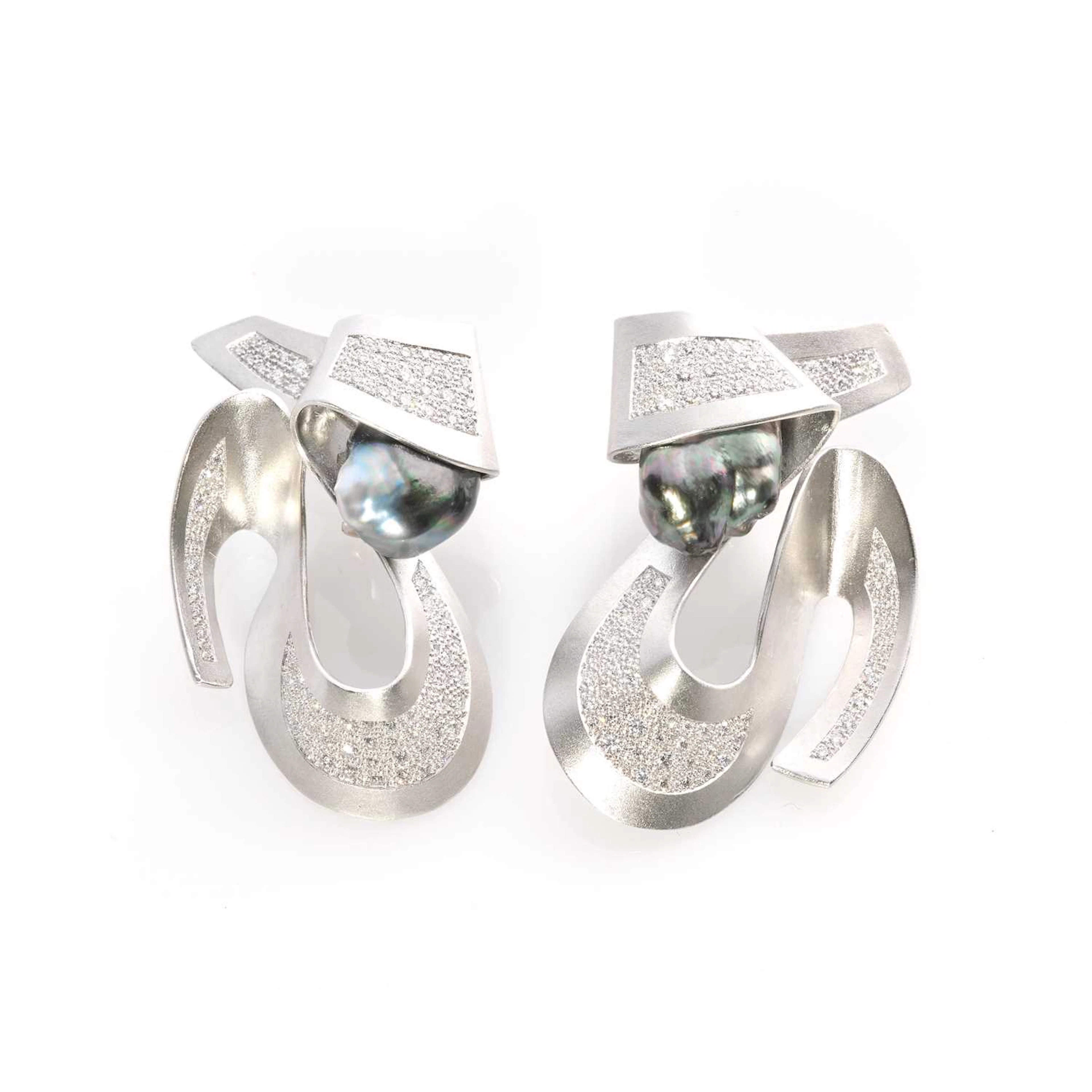 Ken Bolan and Marinette Domon: a pair of diamond and Tahitian pearl