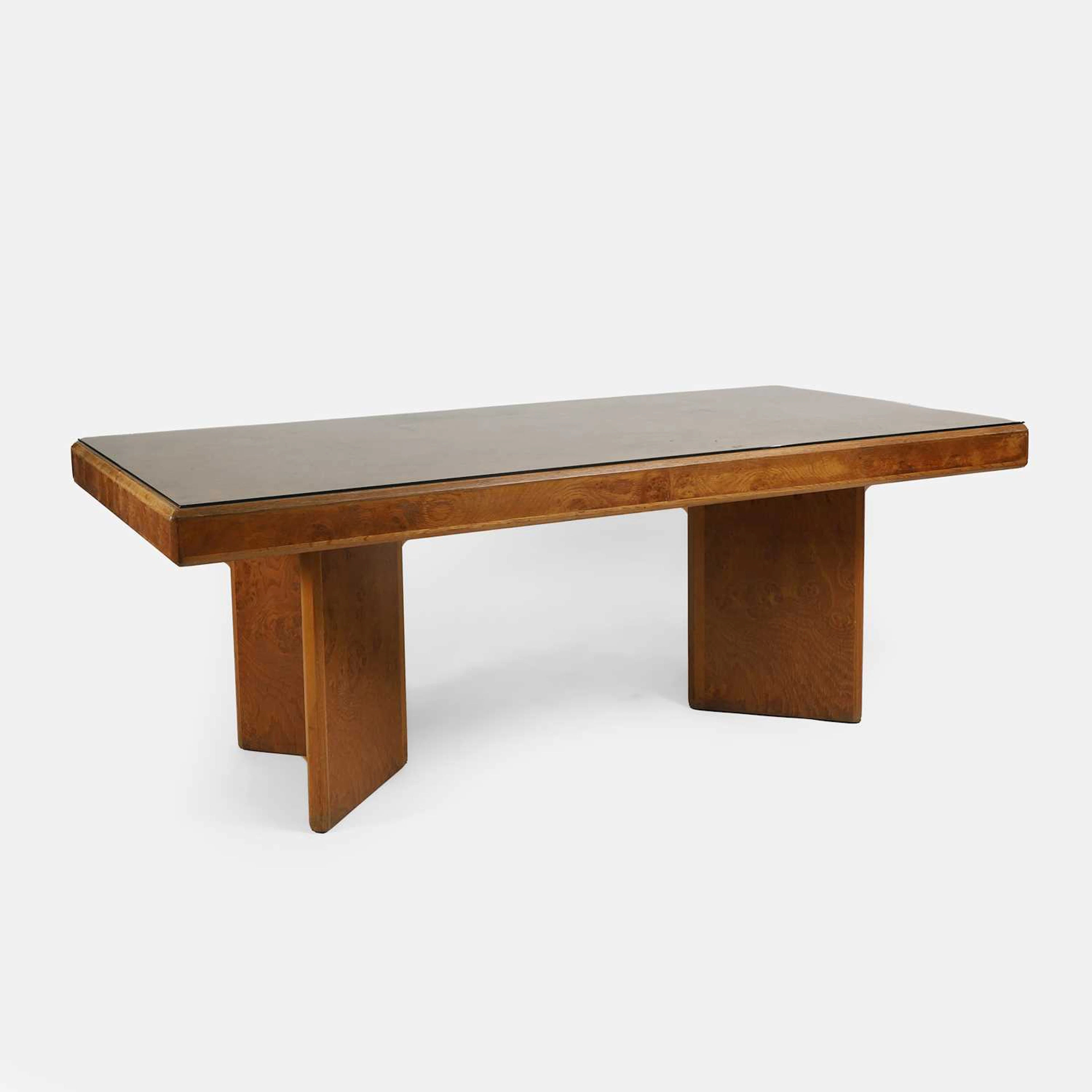 Ronnie Vaughan for Howard Keith an 'Ambassador' dining table