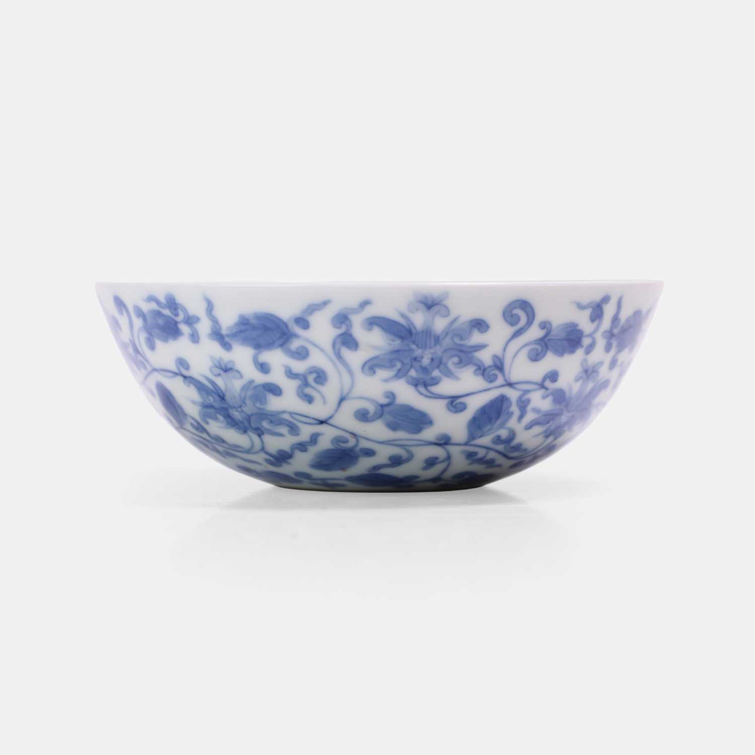 A Chinese blue and white tea bowl Yongzheng (1723-1735)