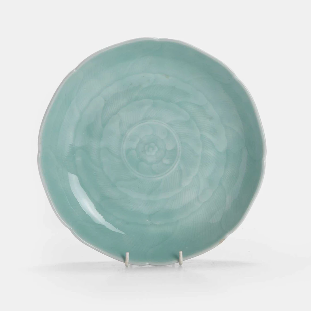 A Chinese celadon-glazed dish 18th-19th century