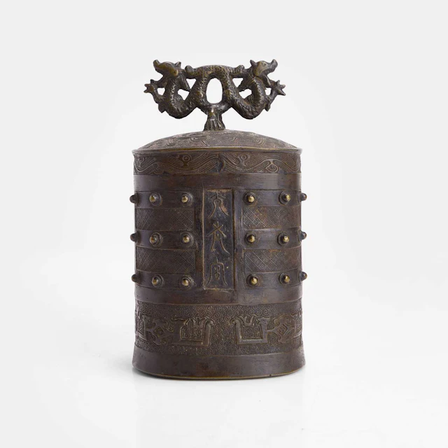 A Japanese bronze bell 19th century