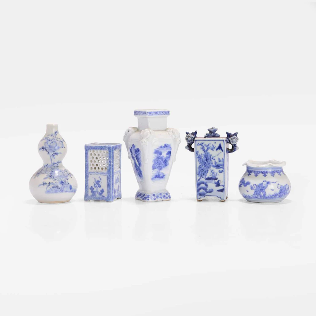 A collection of Japanese blue and white 19th-20th century
