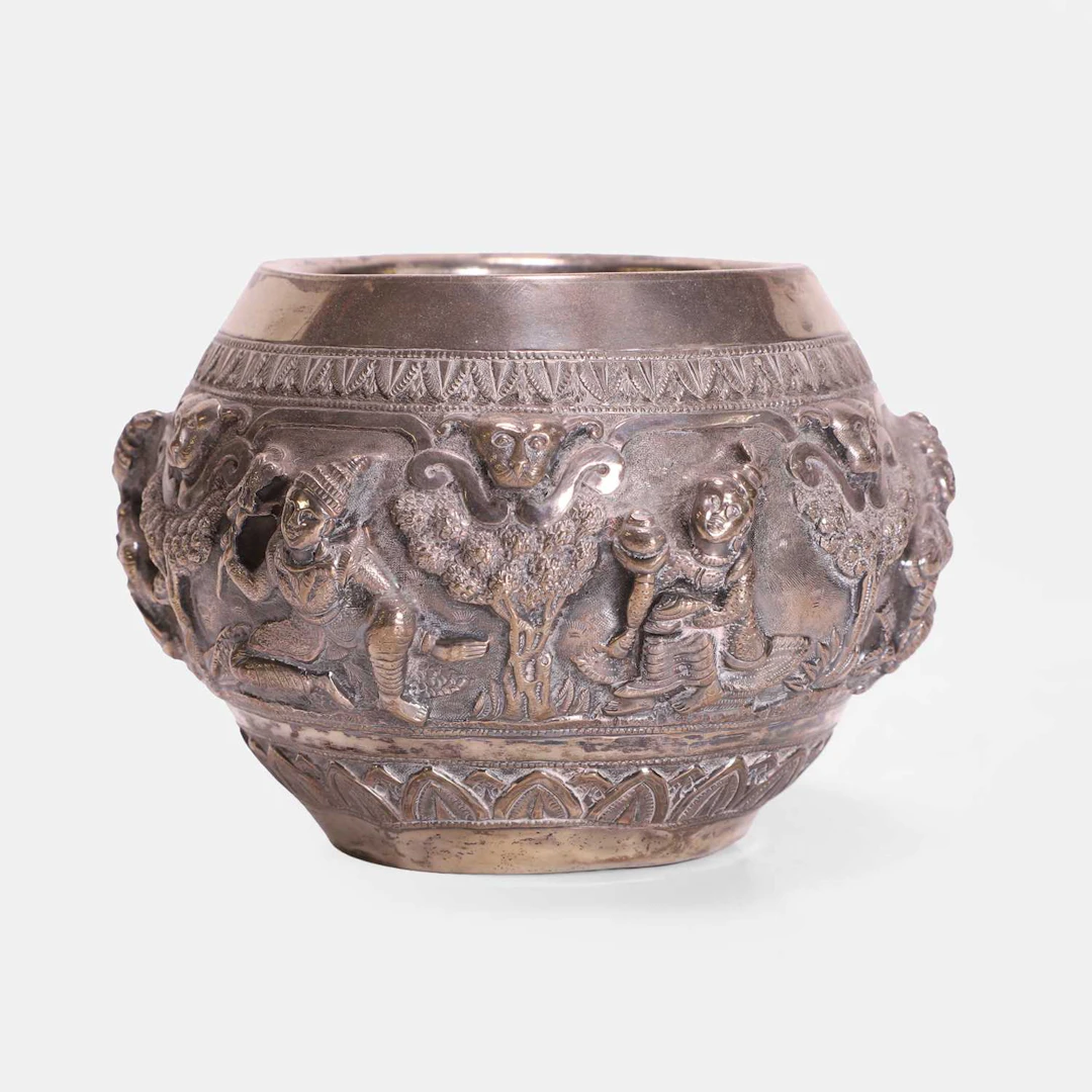A Burmese (Myanmar) silver bowl late 19th/early 20th century