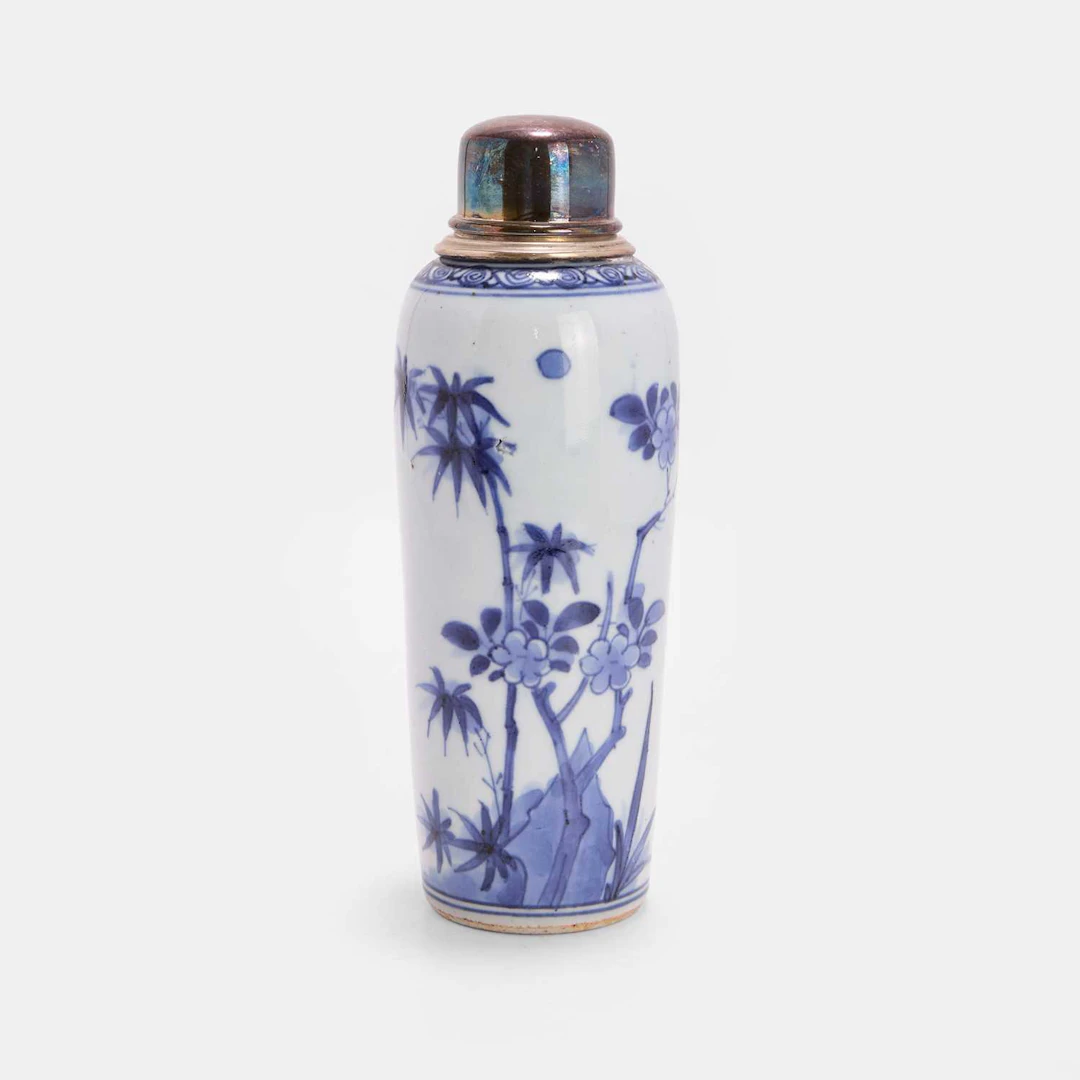 A Chinese blue and white vase Shunzhi (1644-1661)