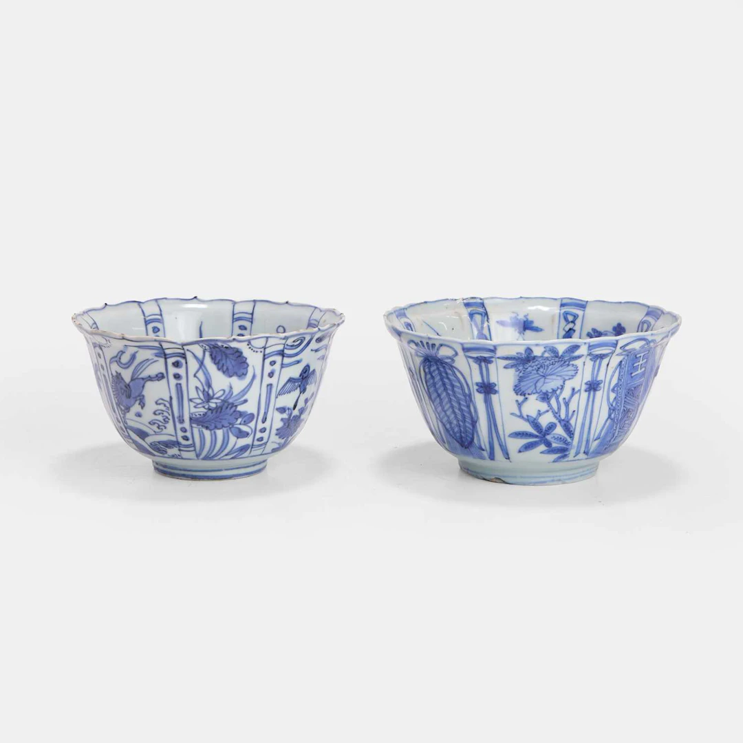 Two Chinese Kraak blue and white 'crowcup' bowls Wanli (1573-1620)