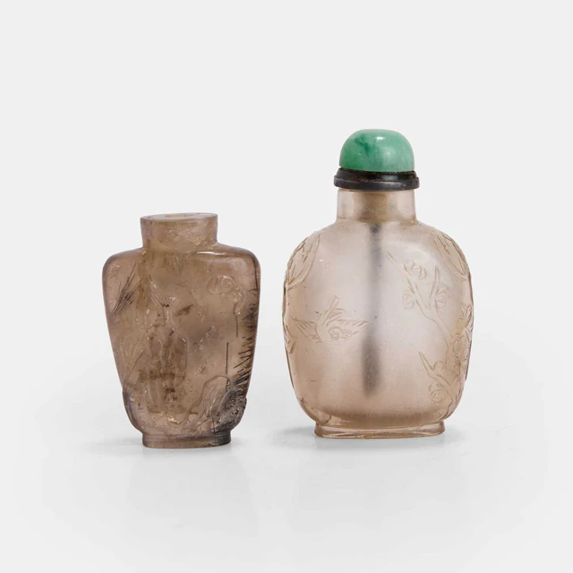 Two Chinese quartz snuff bottles late Qing dynasty