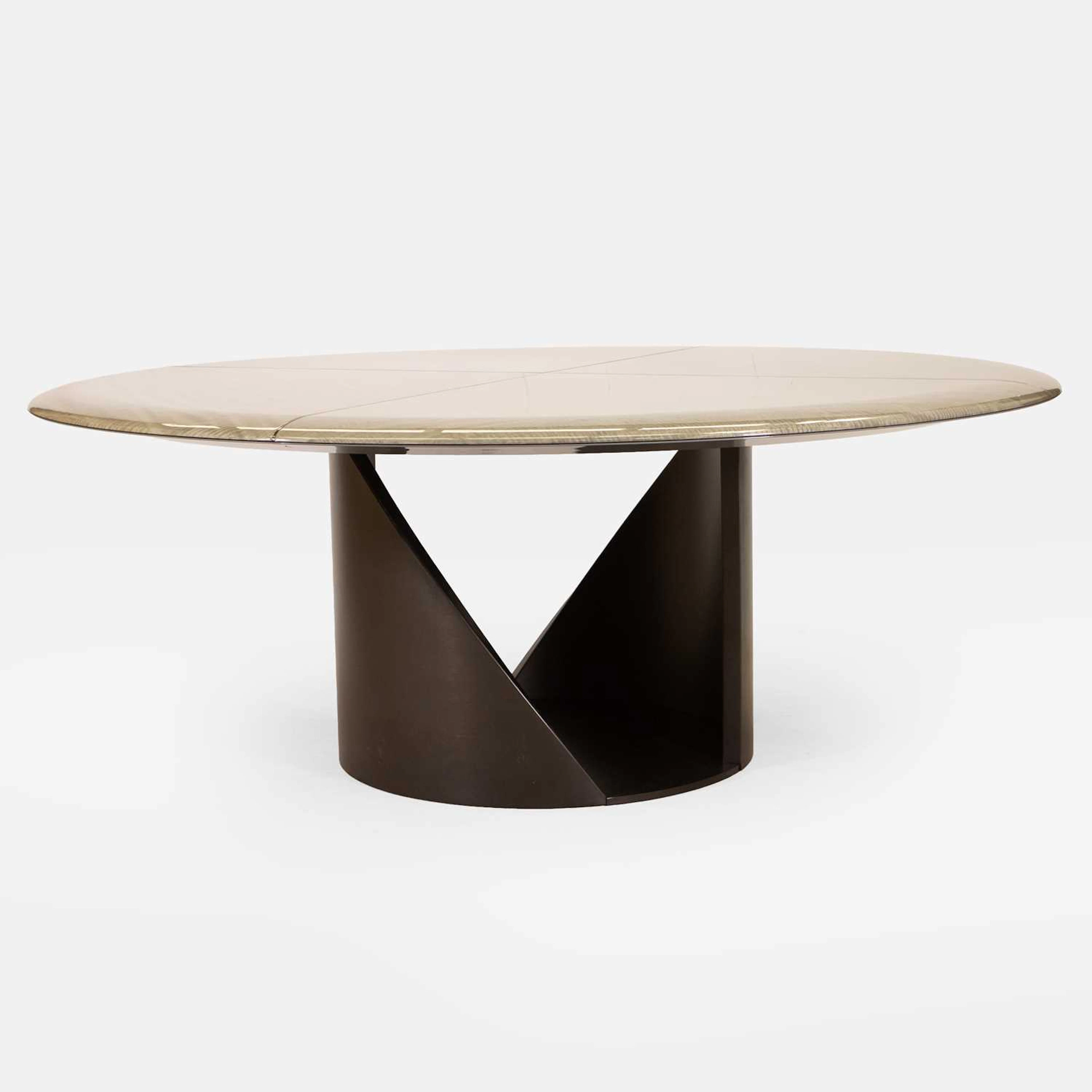 Giorgio Collection a 'Mirage' dining table