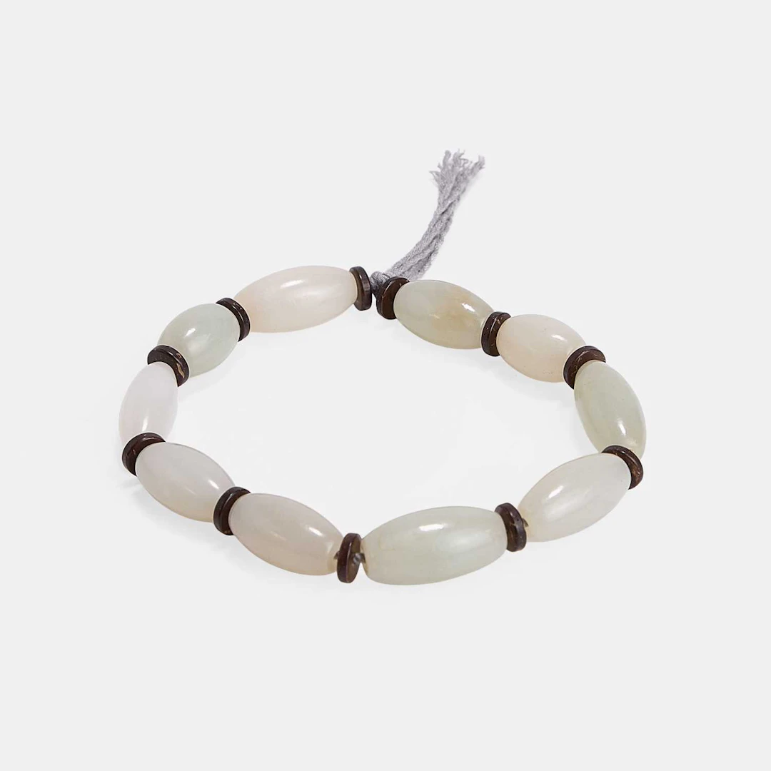 A Chinese jade bracelet Qing dynasty (1644-1911)