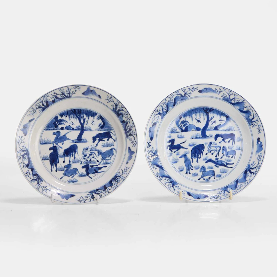 A pair of Chinese blue and white dishes Kangxi (1662-1722)