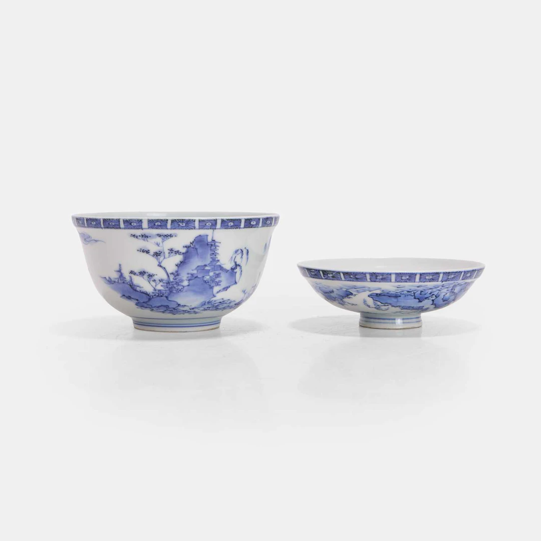 A Japanese blue and white bowl and cover Edo period (1603-1868)