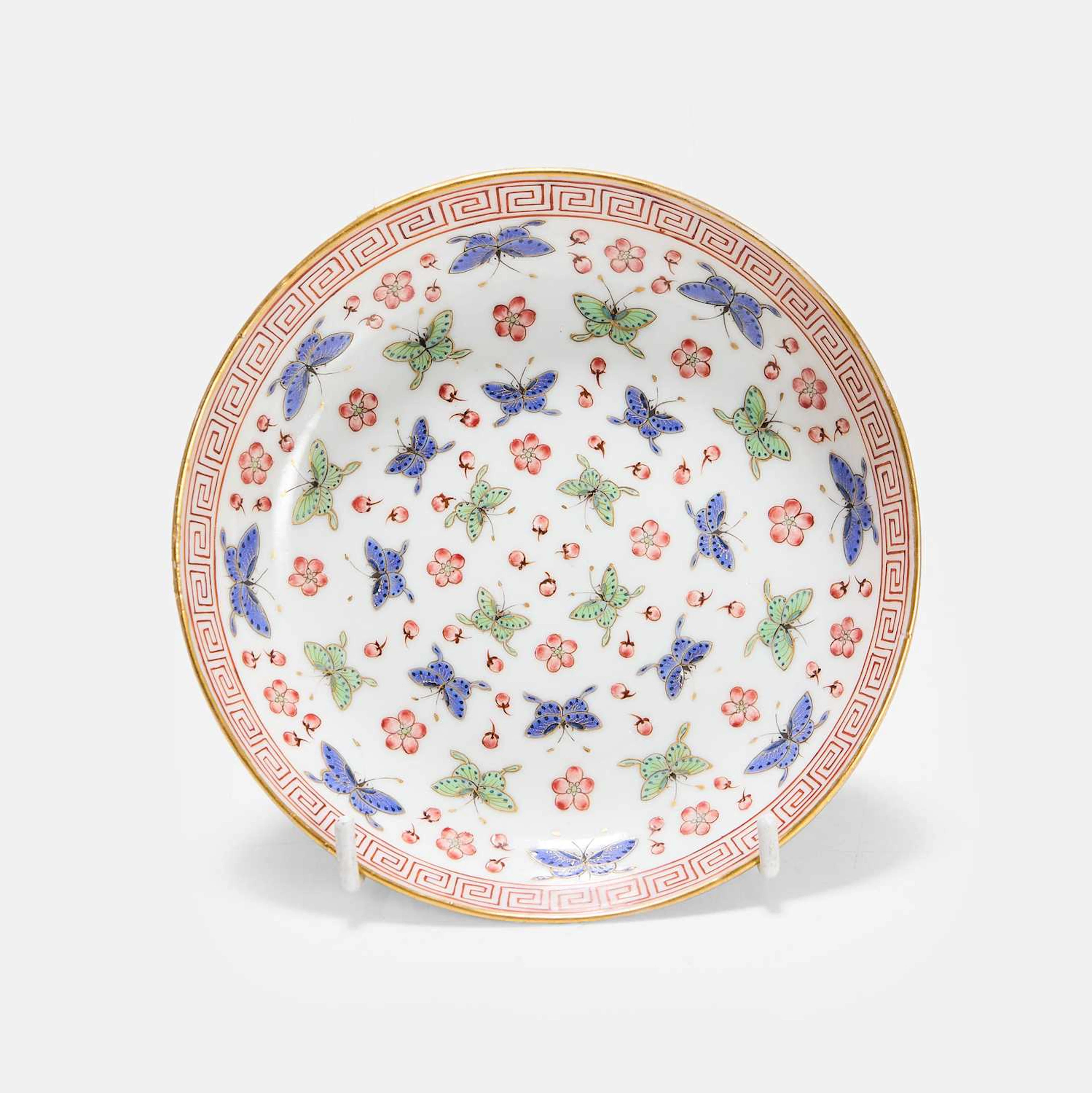 A Chinese famille rose saucer