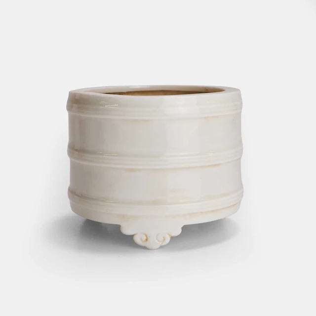 A Chinese blanc de Chine incense burner Kangxi (1662-1722)