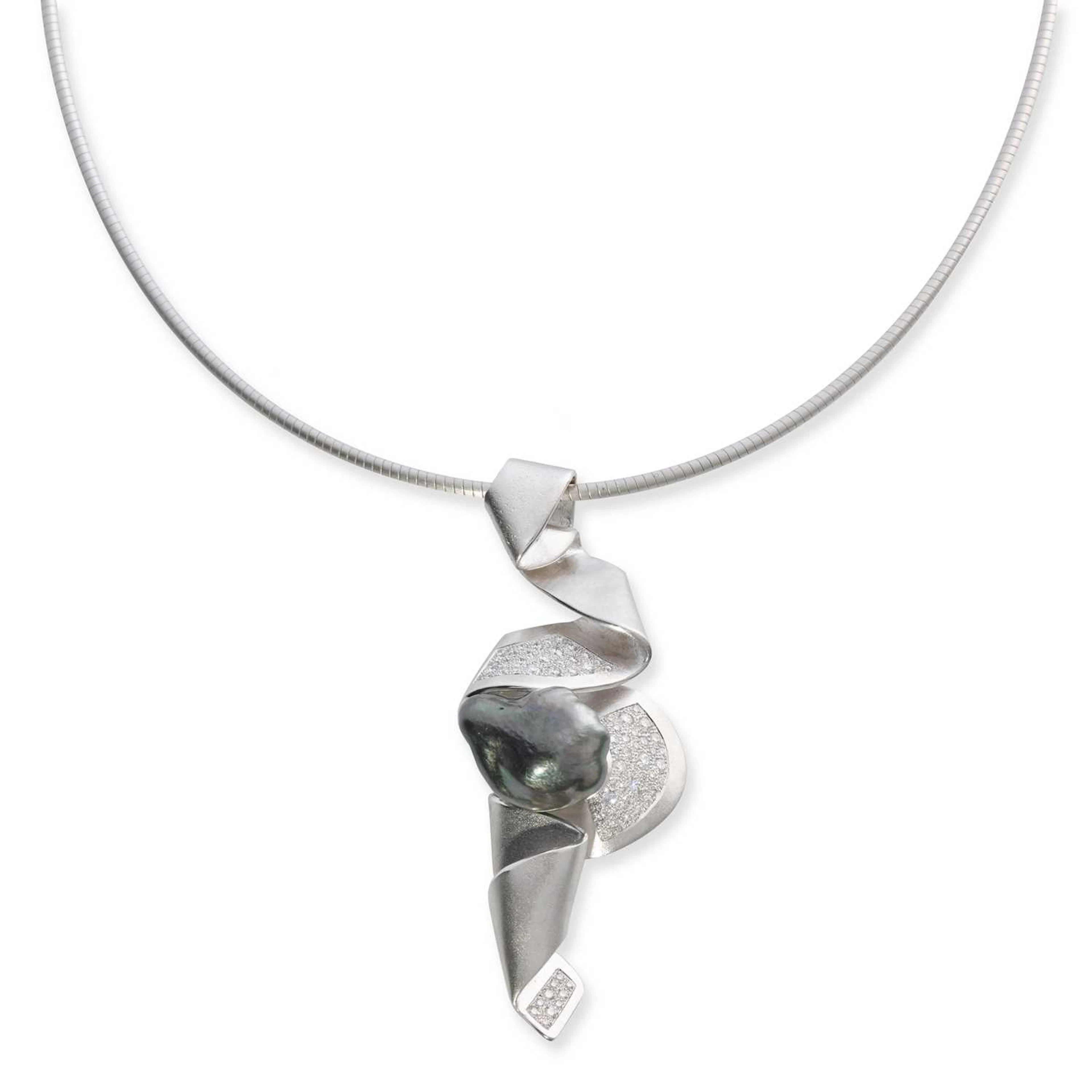 Ken Bolan and Marinette Domon: a diamond and Tahitian pearl 'Baroque'