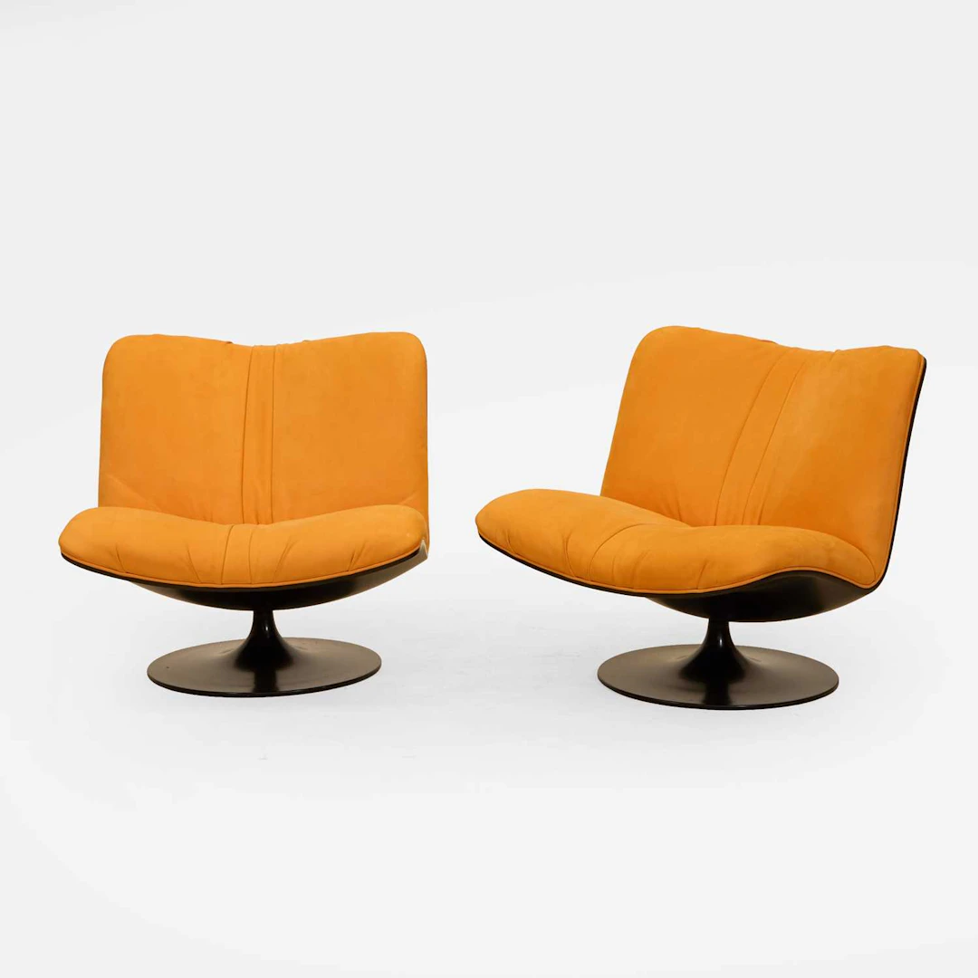 Baxter a pair of ‘Marilyn’ lounge chairs