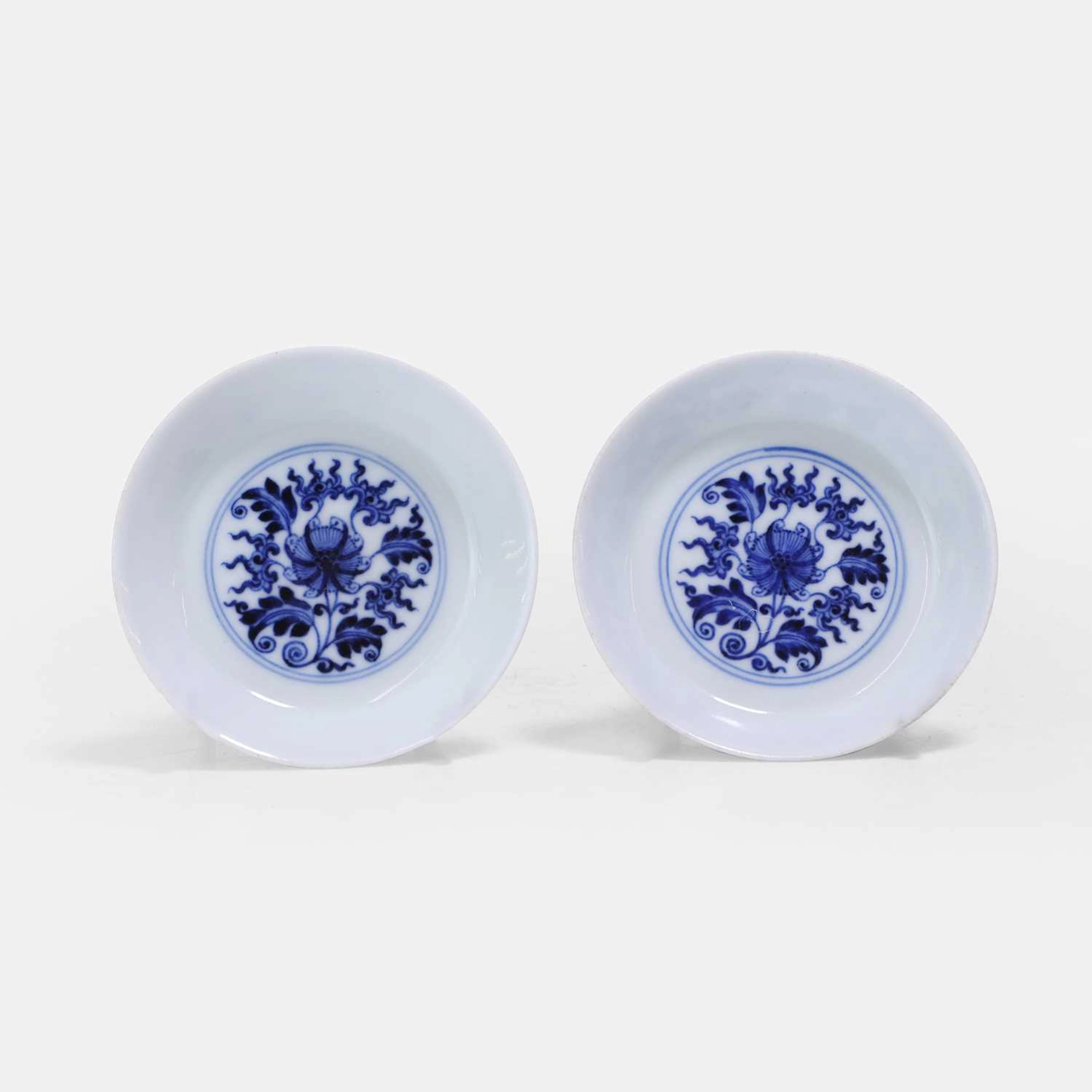 A pair of Chinese blue and white saucers Daoguang (1821-1850)