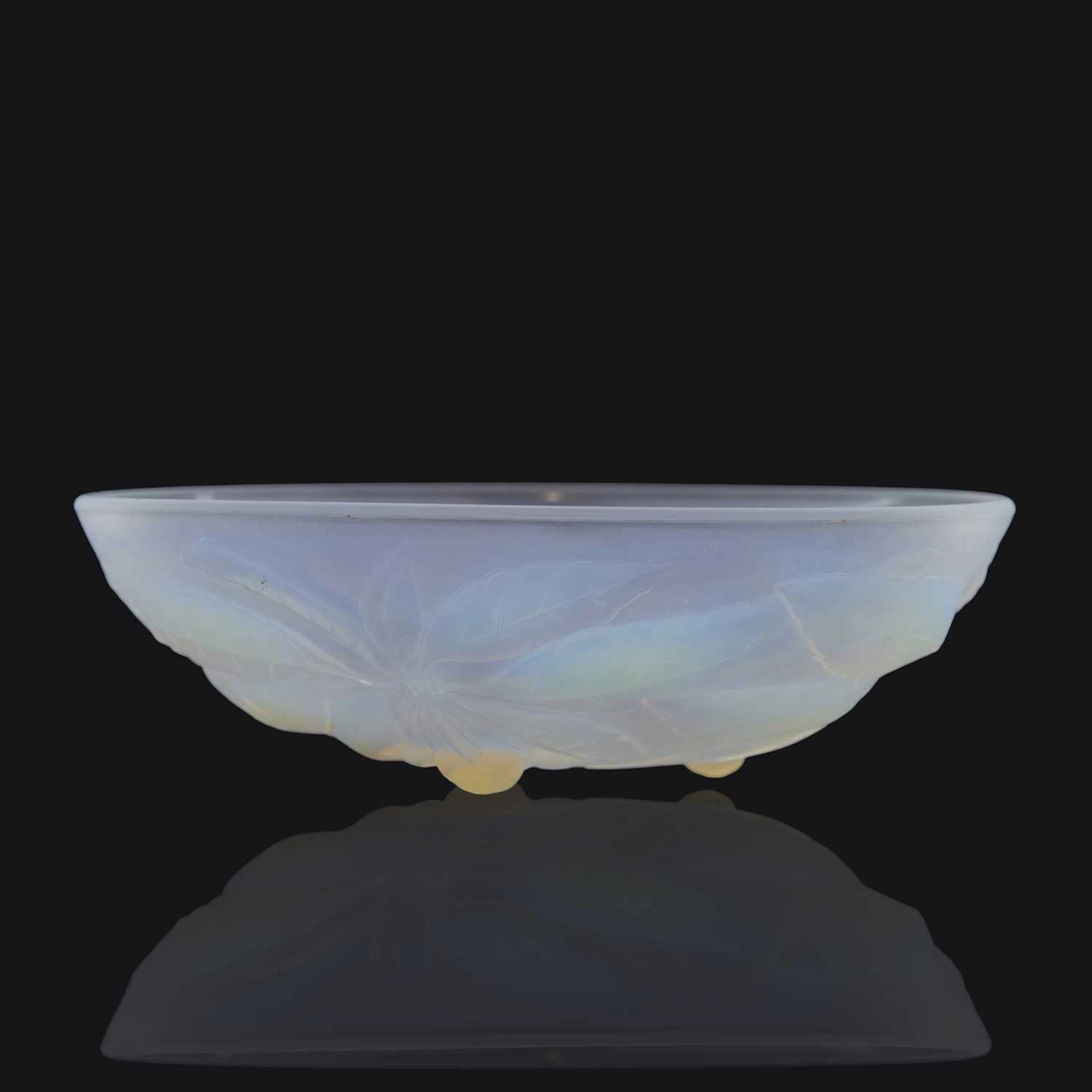 G Vallon a glass bowl, circa 1930, French