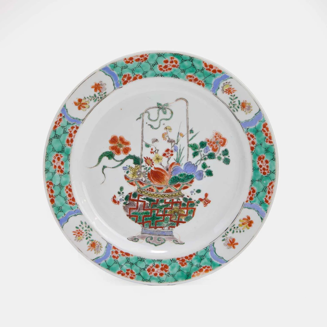 A Chinese famille verte plate Kangxi (1662-1722)
