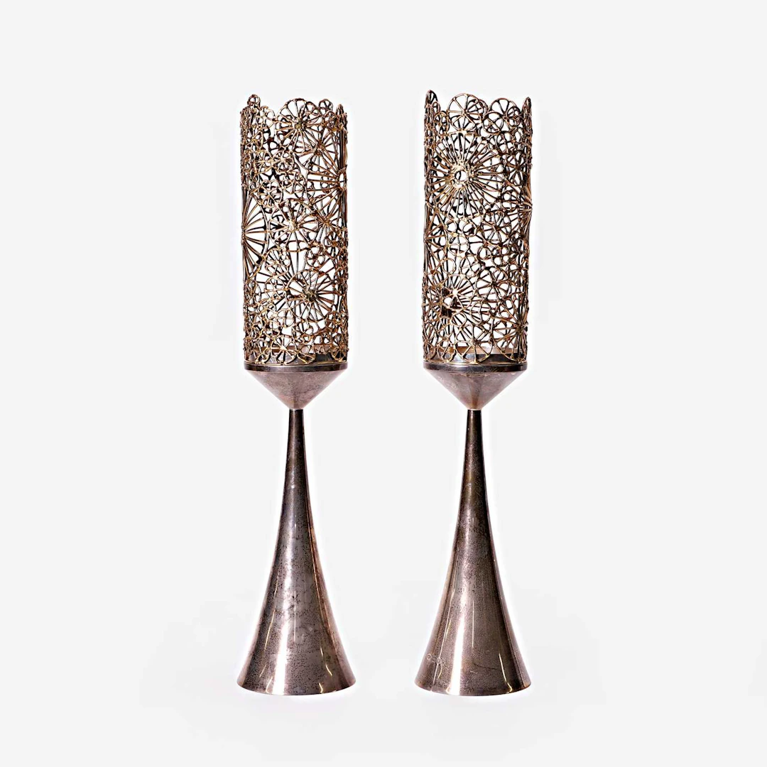▲ Stuart Devlin (Australian-British, 1931-2018) a pair of silver and