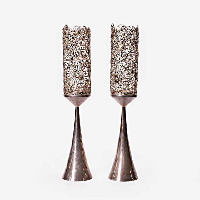 ▲ Stuart Devlin (Australian-British, 1931-2018) a pair of silver and