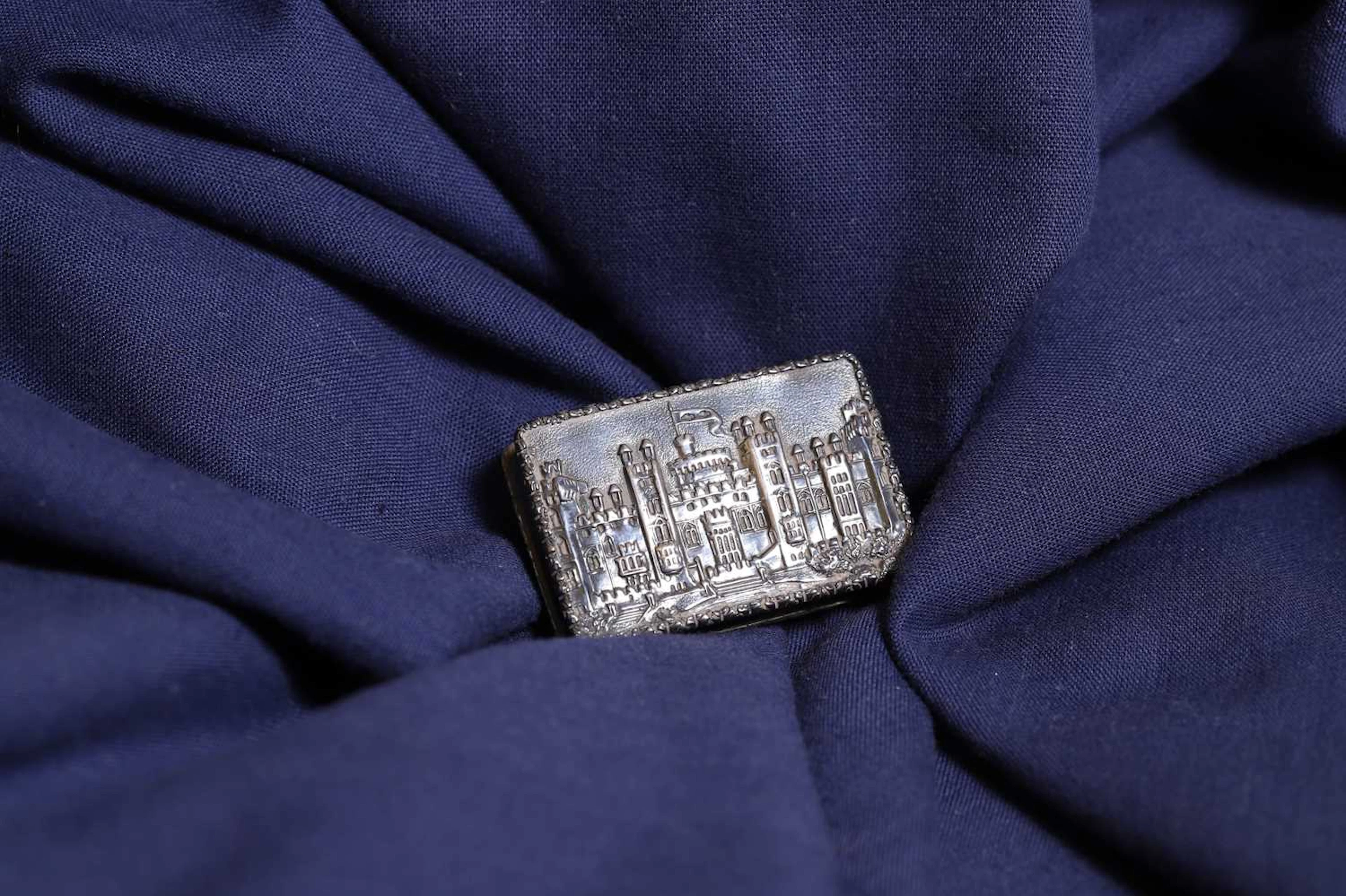 A silver 'Castle Top' vinaigrette