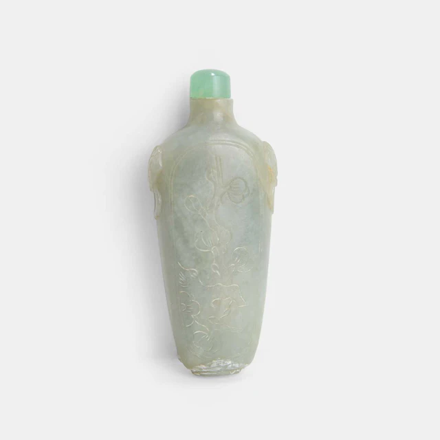 A Chinese jade snuff bottle Republic period (1912-1949)