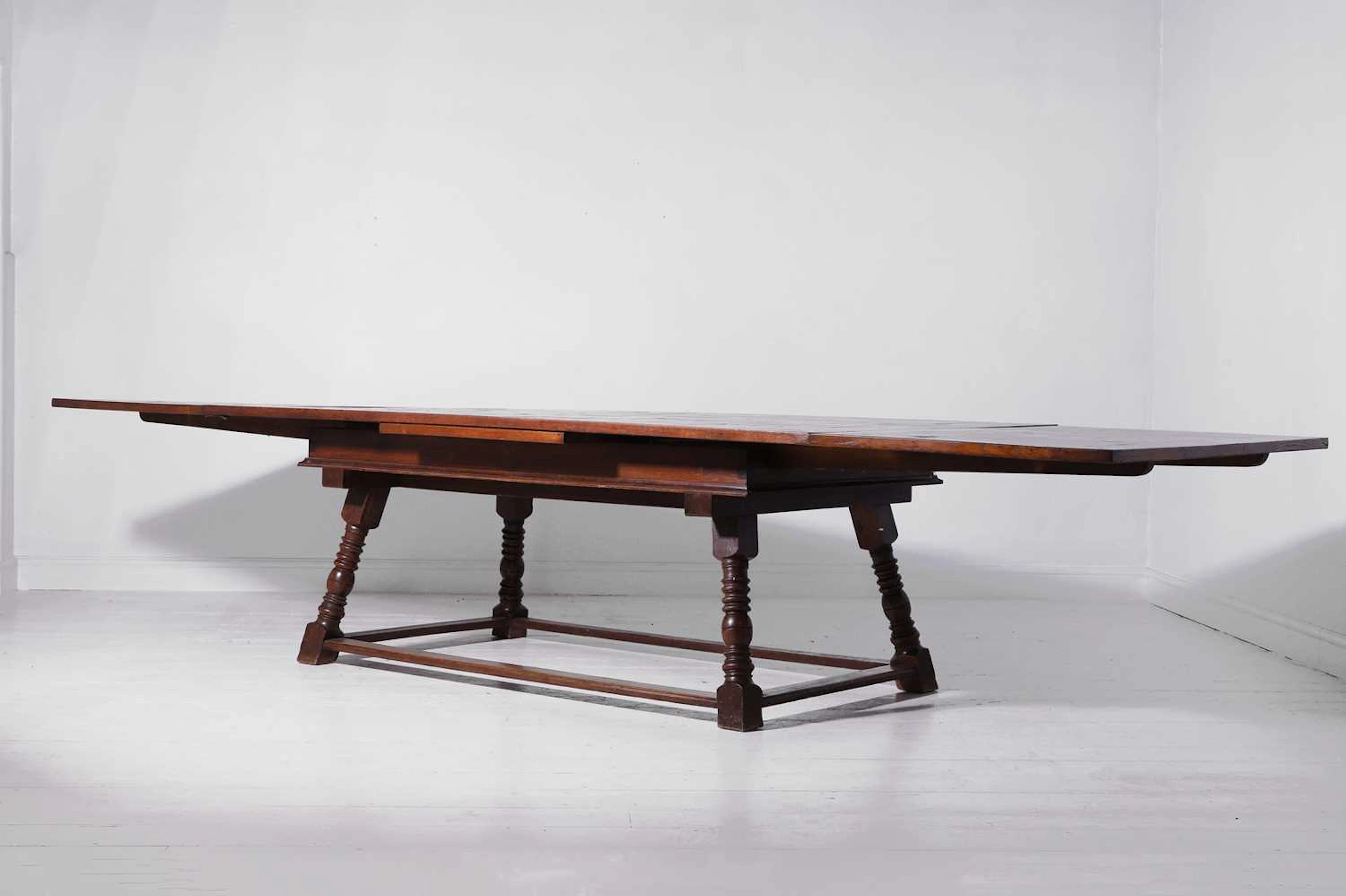 An oak draw leaf table