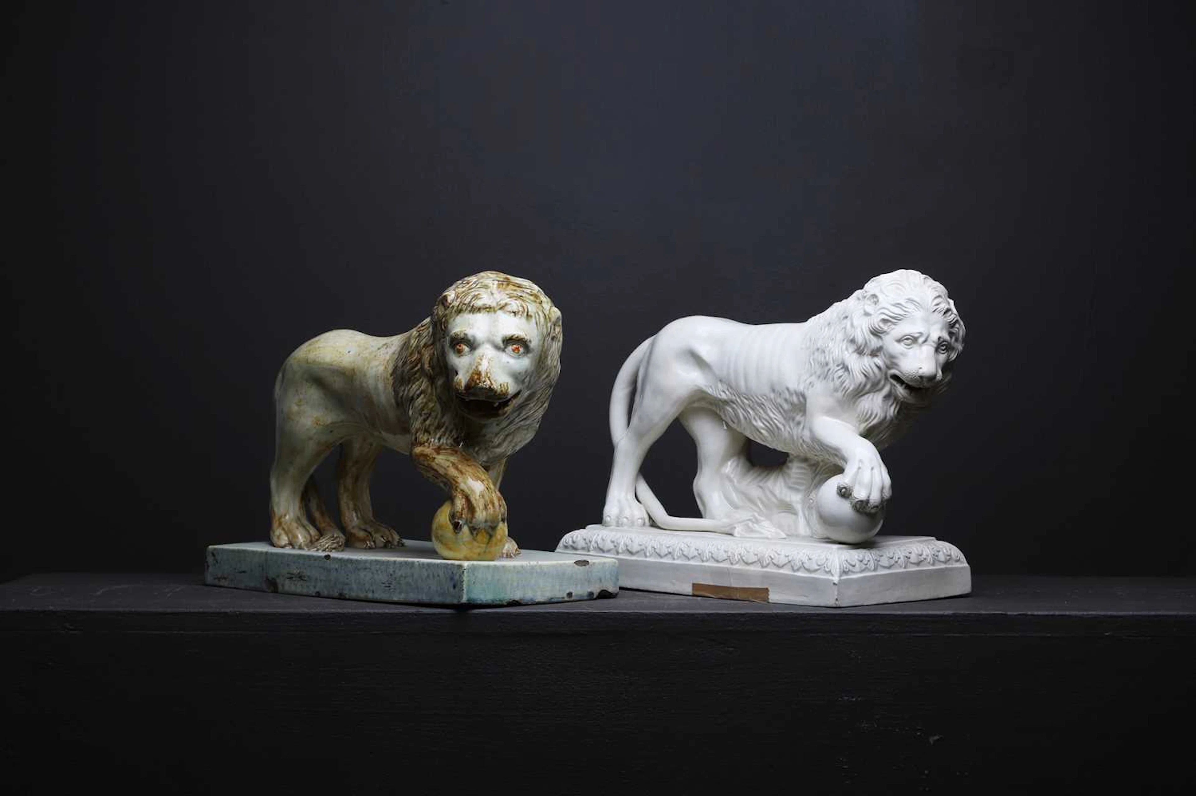 Two pearlware Medici lions