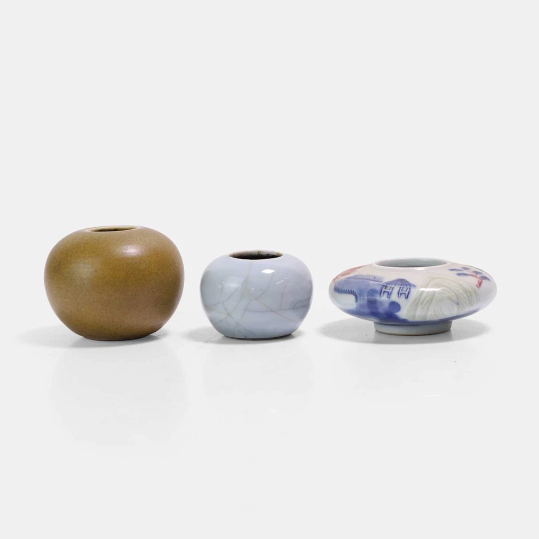 Three Chinese porcelain water pots Qing dynasty (1644-1911)