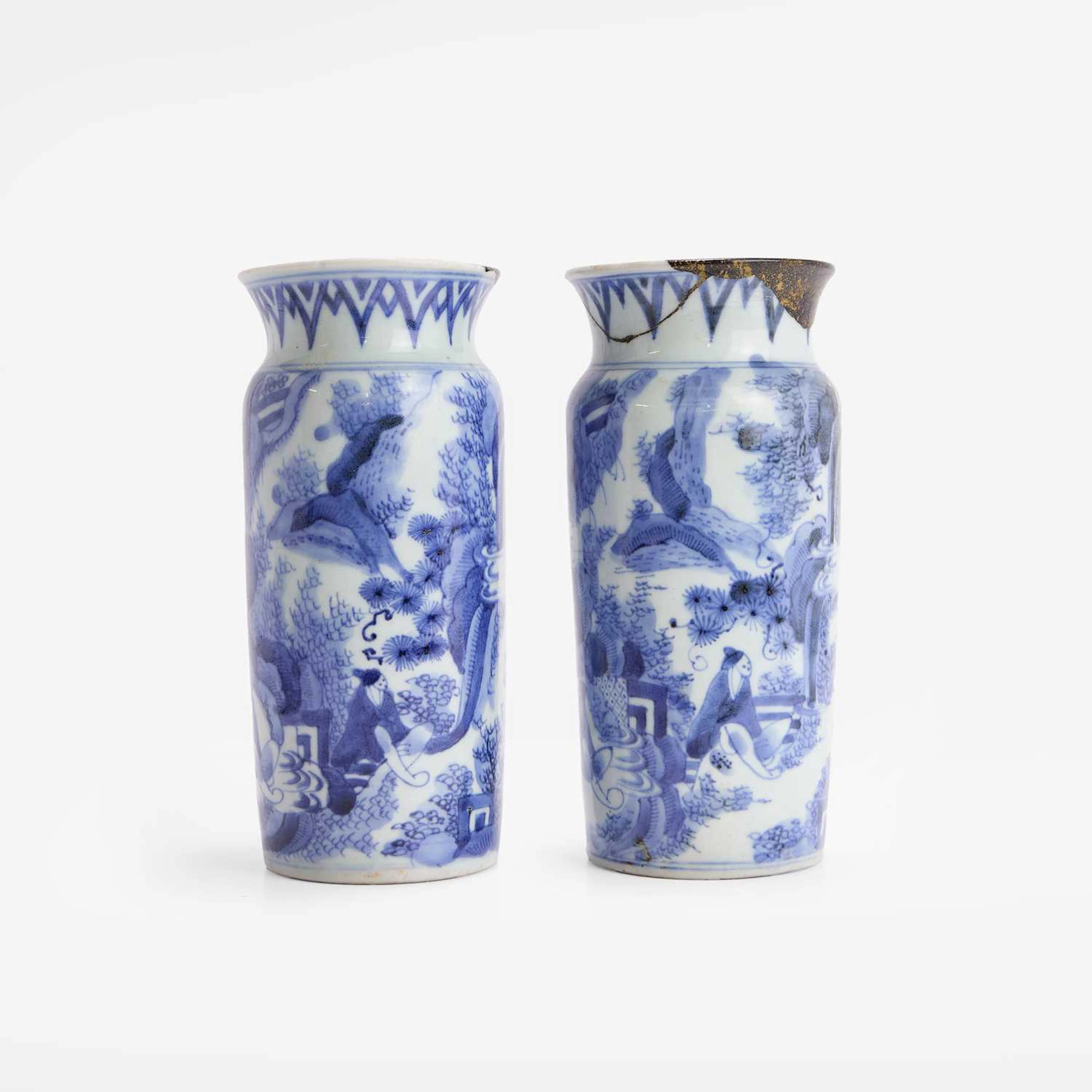 A pair of Japanese Arita blue and white vases Edo period (1603-1868)