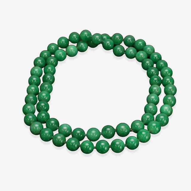 A Chinese hardstone beaded necklace
