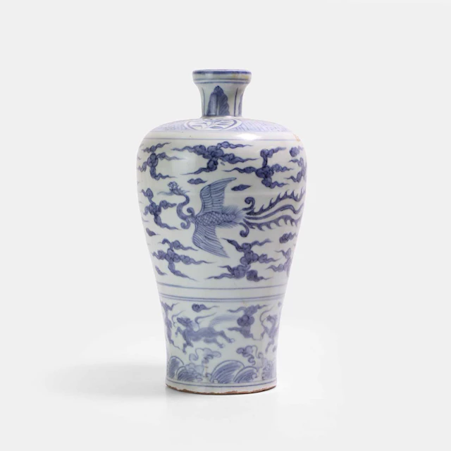 A Chinese blue and white meiping vase Wanli (1573-1620)