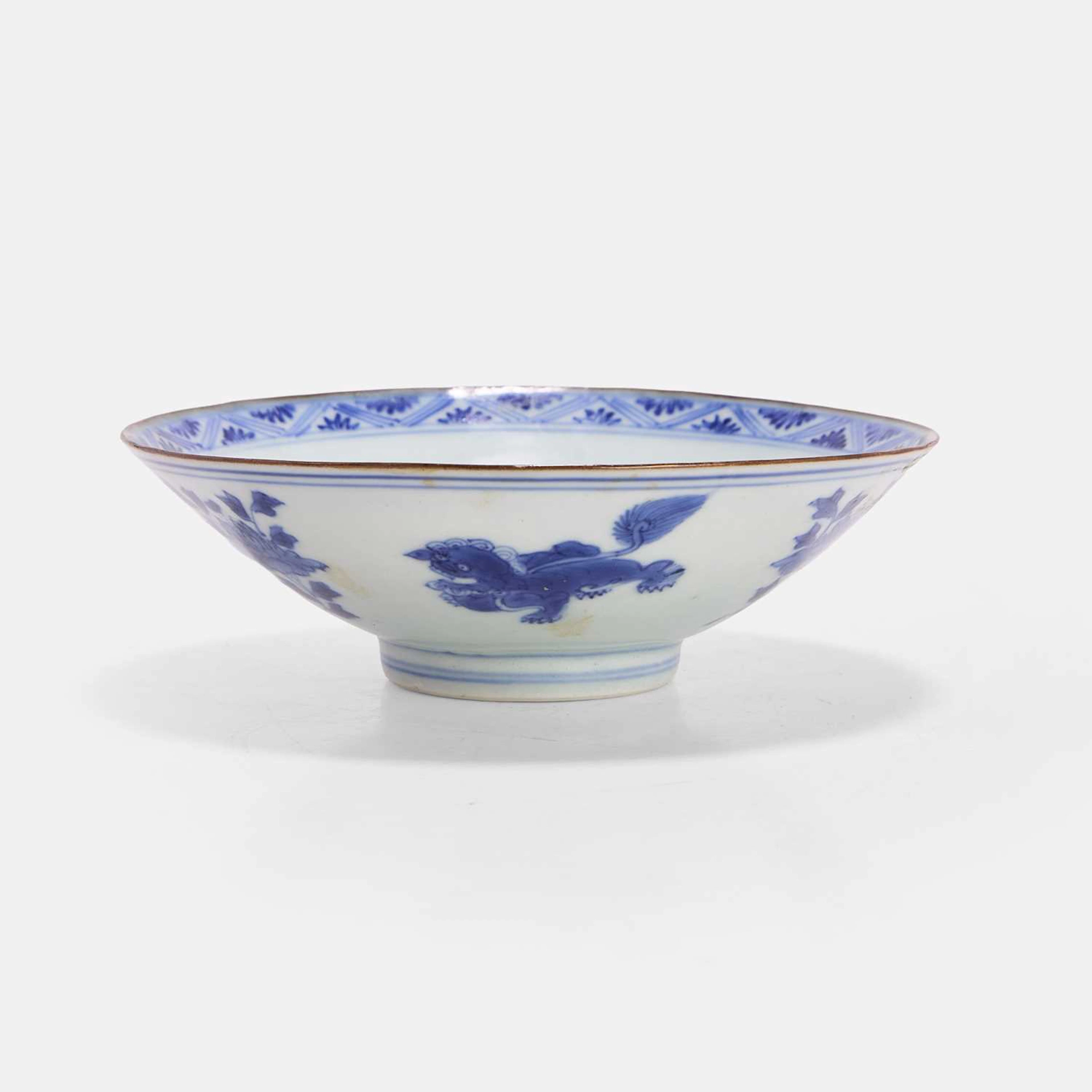 A Chinese blue and white bowl Kangxi (1662-1722)
