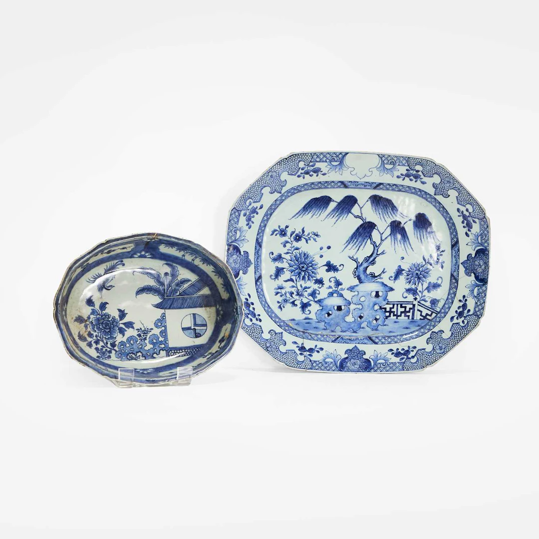 Two pieces of Chinese export blue and white porcelain 18th century