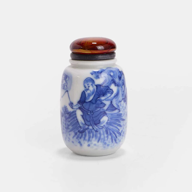 A Chinese blue and white snuff bottle late Qing dynasty