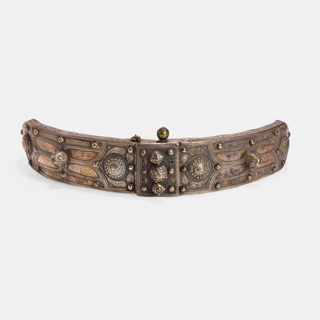 A Caucasian white metal and niello belt buckle 20th century, possibly