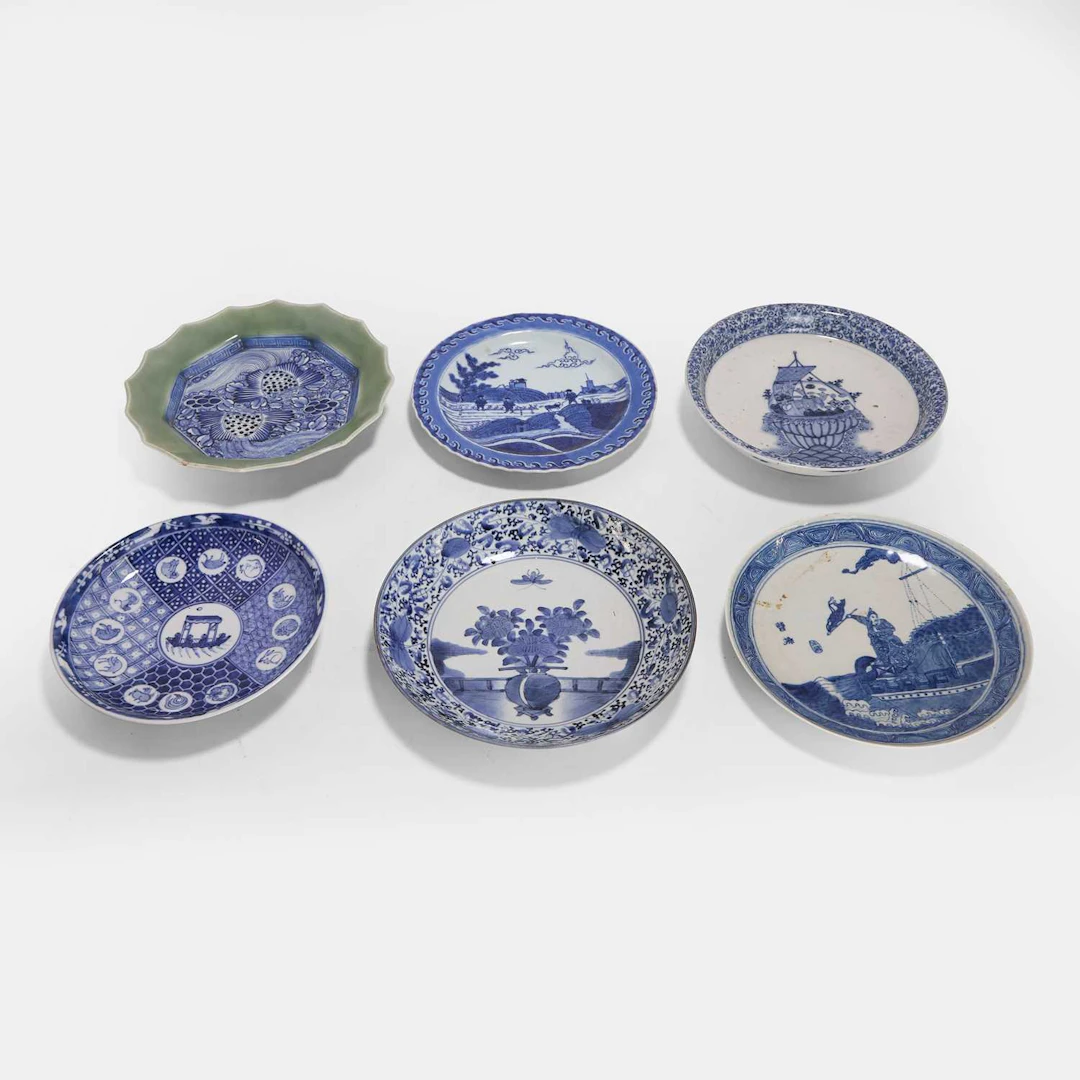A collection of six Japanese blue and white plates 19th-20th century