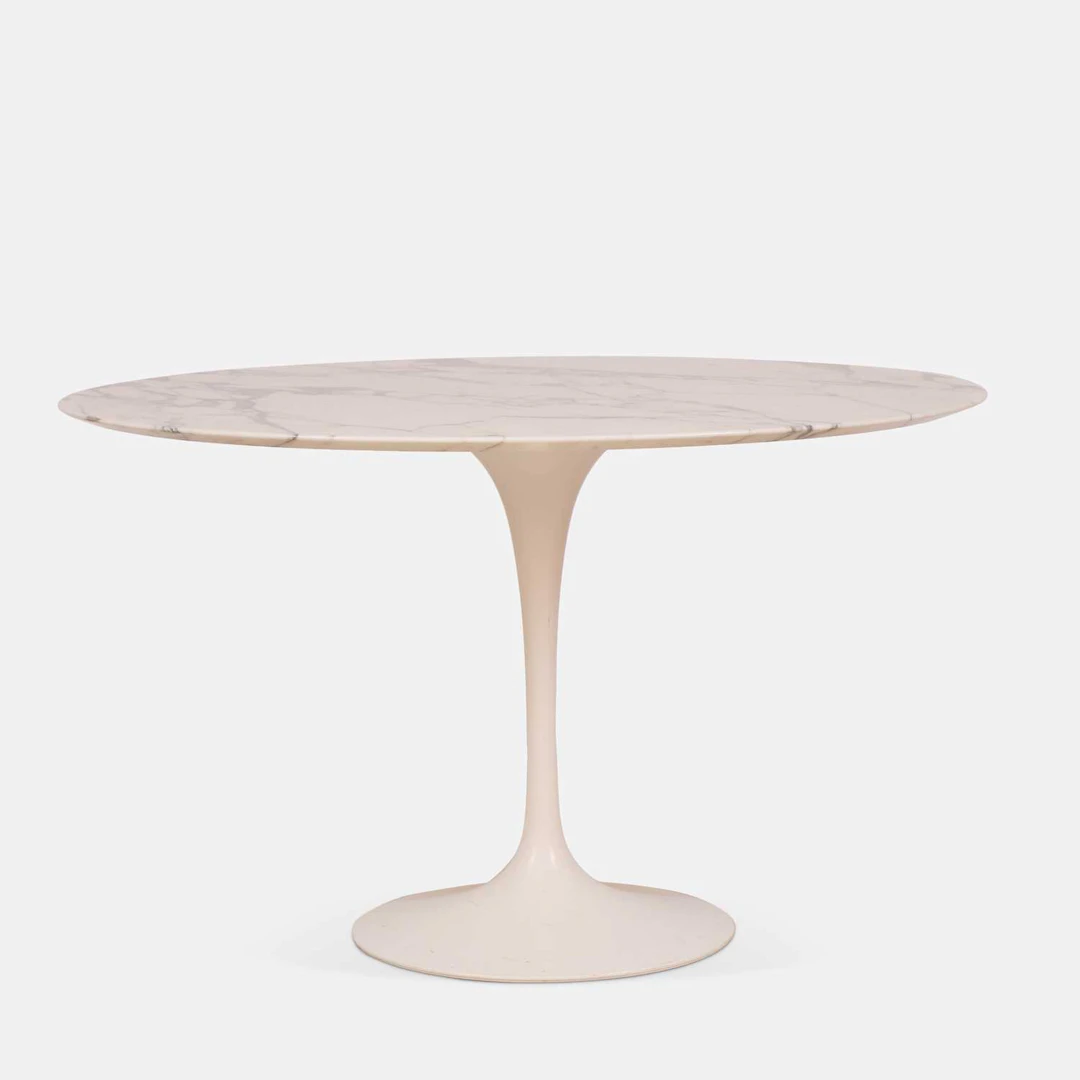 Eero Saarinen (Finnish-American, 1910-1961) for Knoll a 'Tulip' dining table
