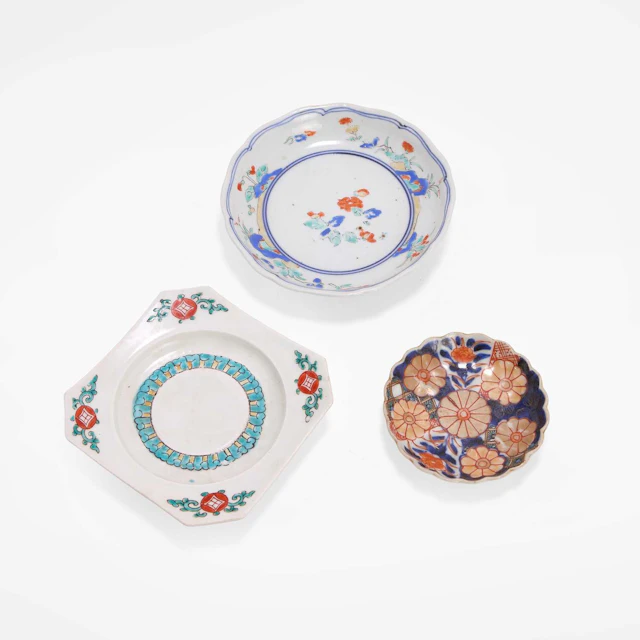Three Japanese porcelain saucers Edo period and later