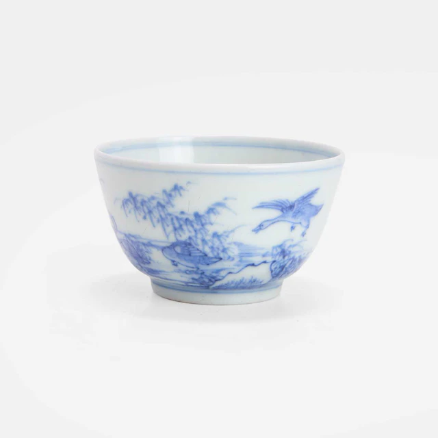 A Chinese blue and white teacup 18th century