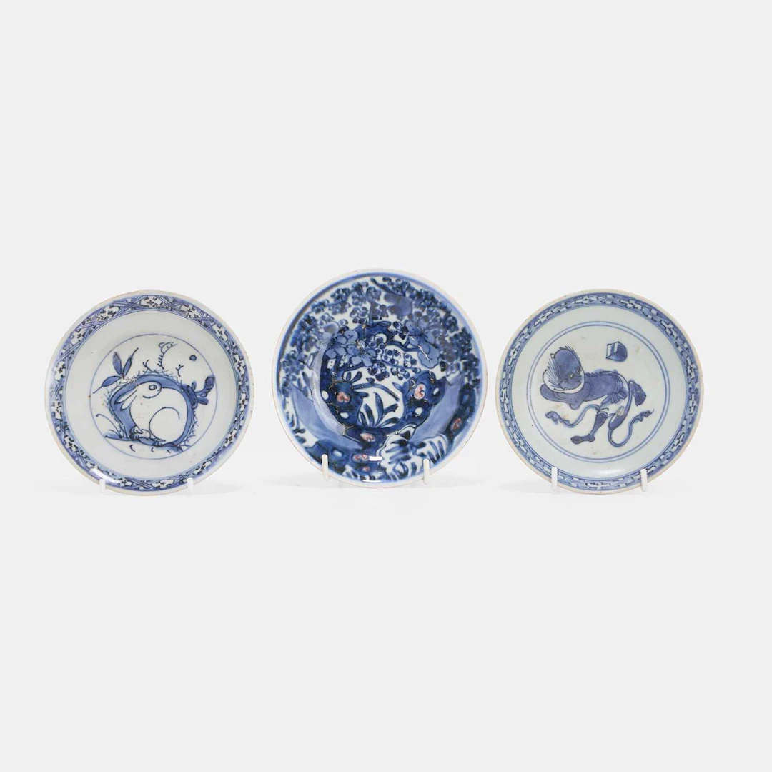 Three Chinese blue and white saucers late Ming dynasty