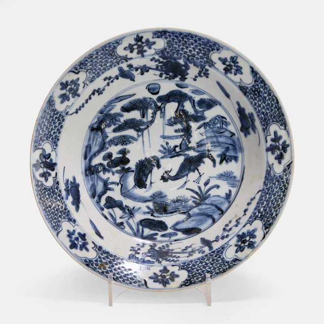A Chinese blue and white basin Wanli (1573-1620)