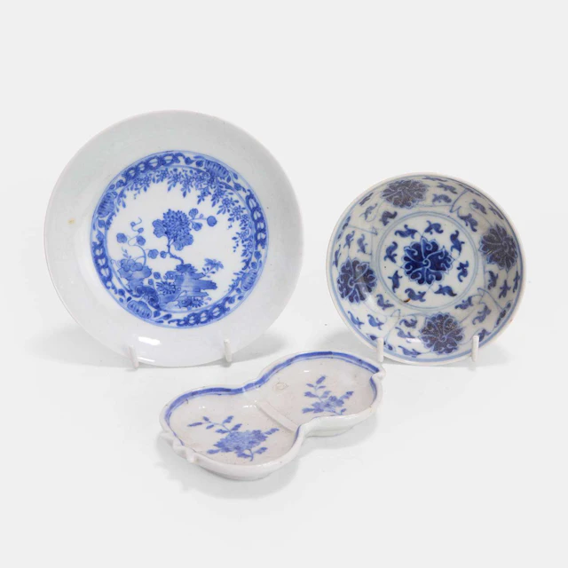 Three Chinese blue and white saucers late Qing dynasty